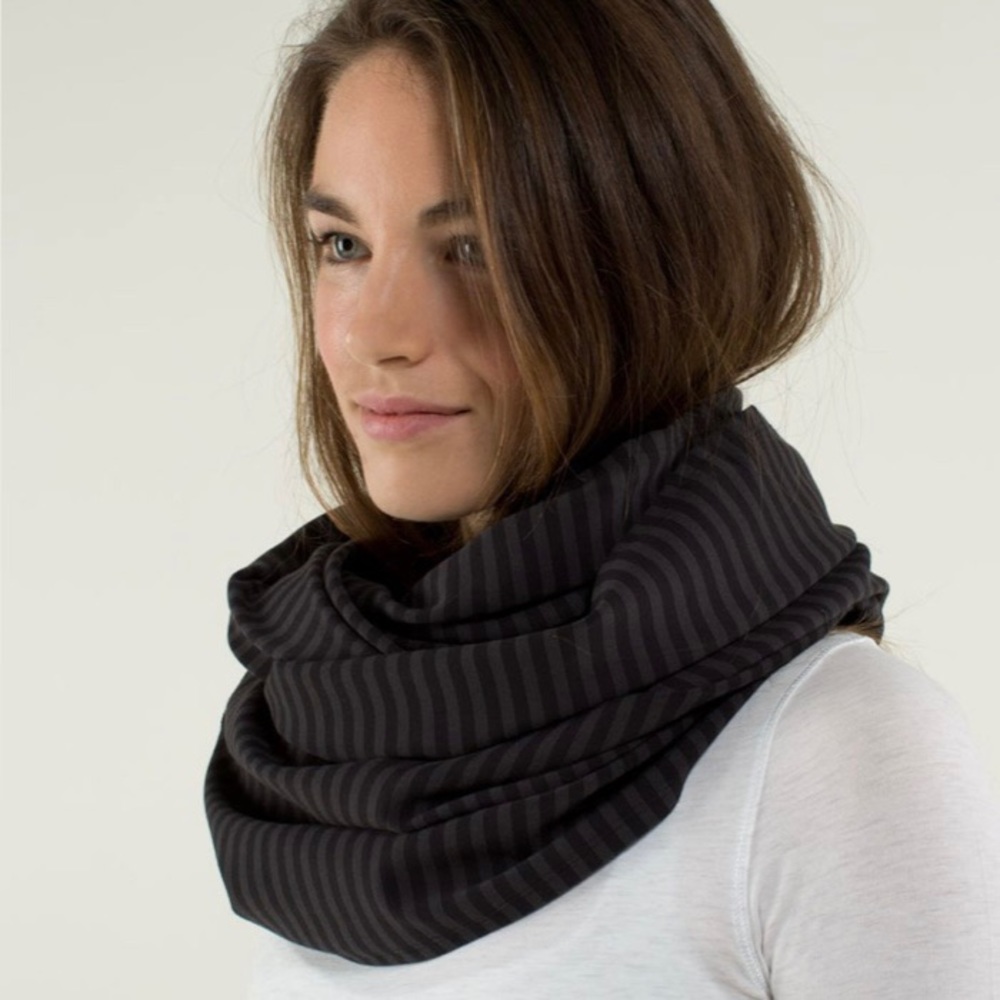 lululemon Vinyasa customizable infinity scarf in Black Camo print ✨LIKE …